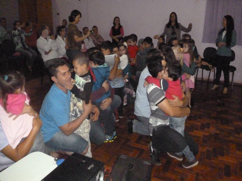 HOMENAGEM AOS PAIS